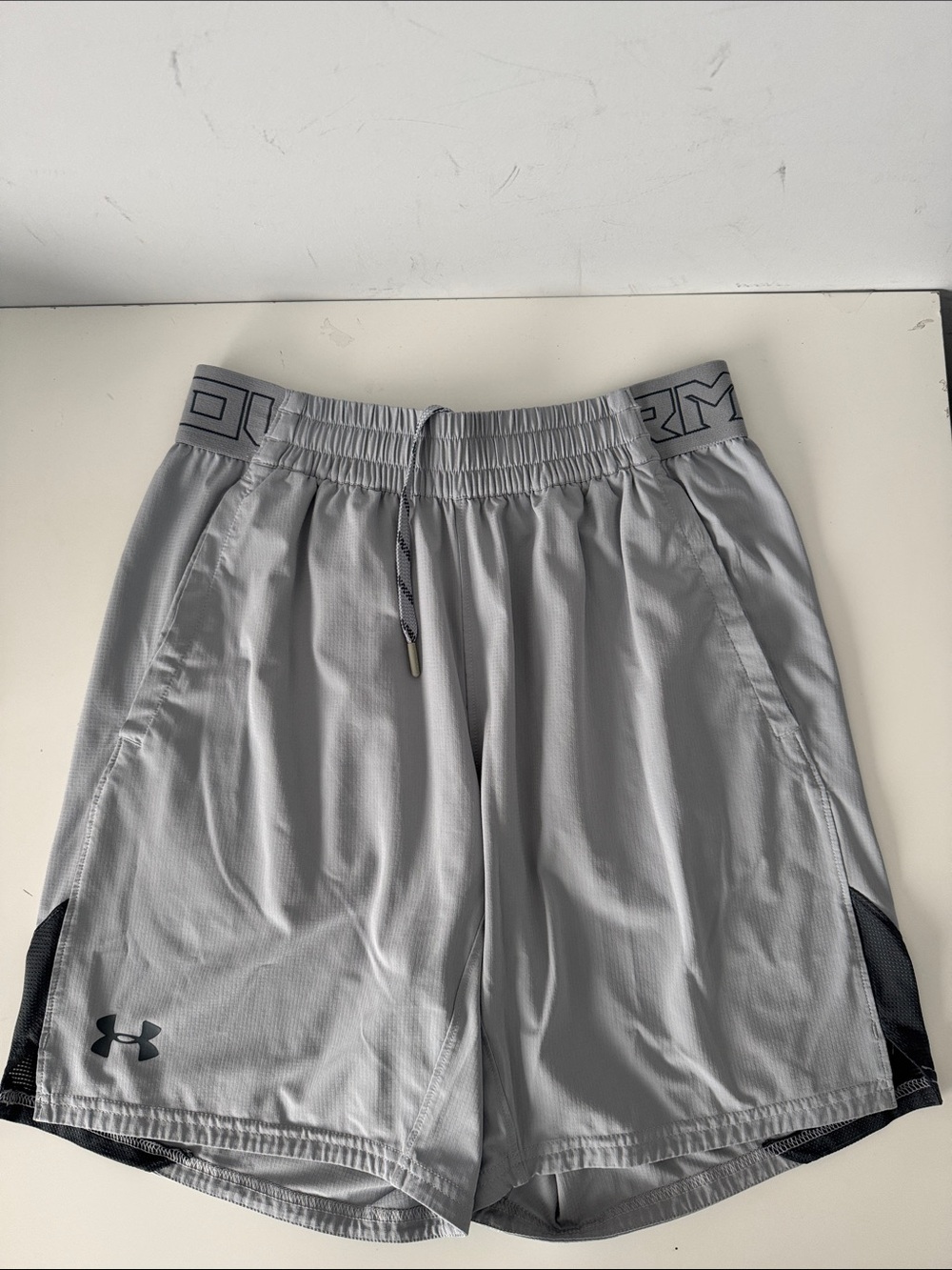 Under Armour Light Gray Men's Training Shorts size Medium